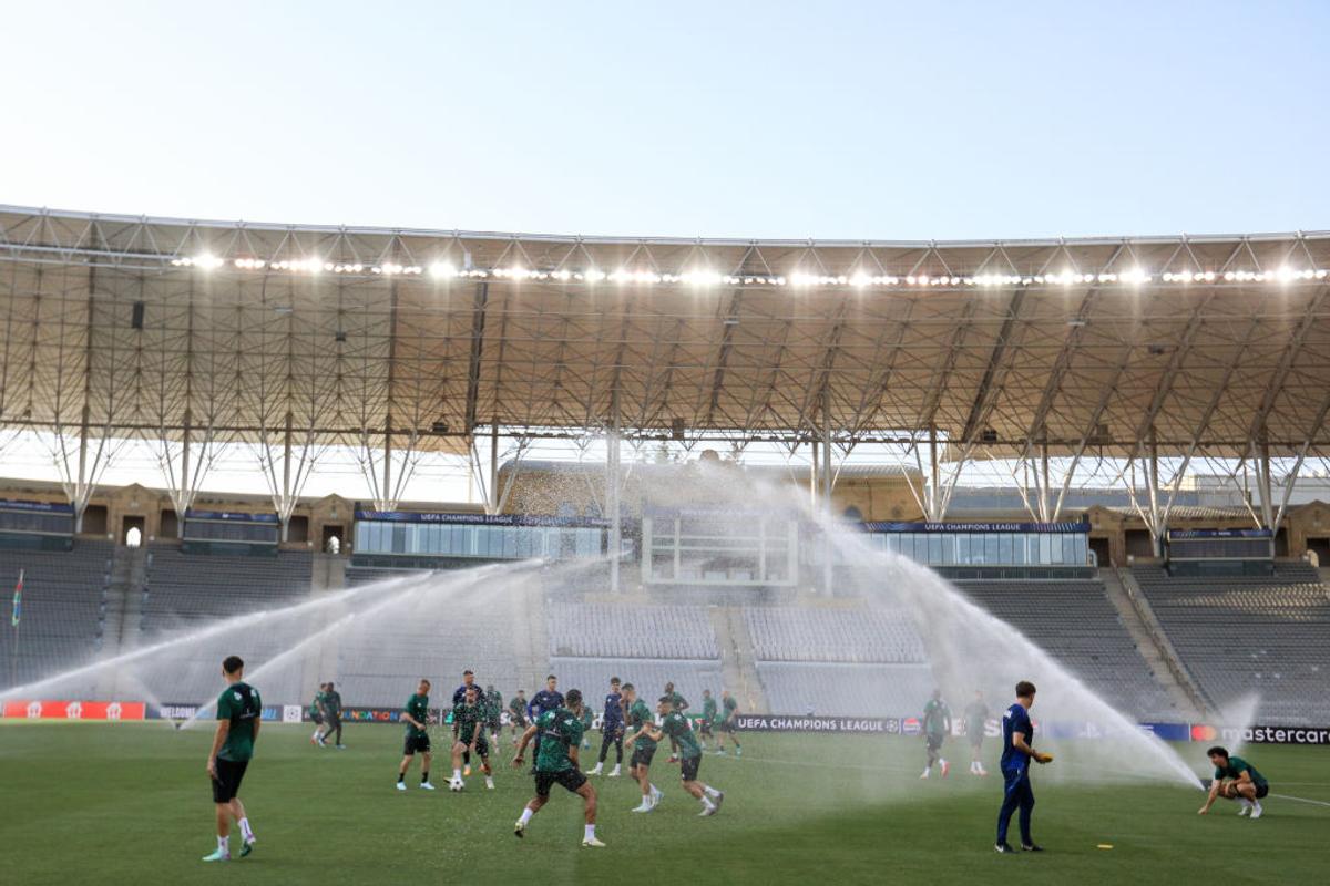 Qarabag - FCSB, pe un stadion cu istorie zbuciumată » A purtat numele lui Stalin și Lenin, iar acum e denumit după protagonistul „celui mai controversat gol din istorie”