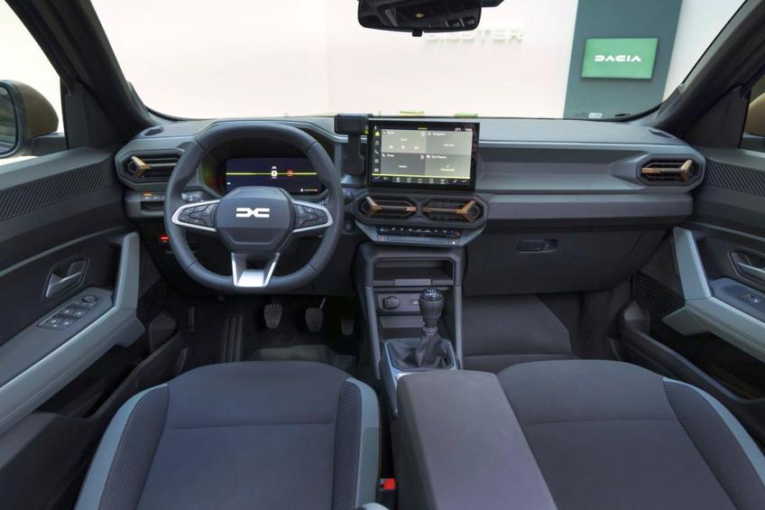 Interiorul Daciei Bigster