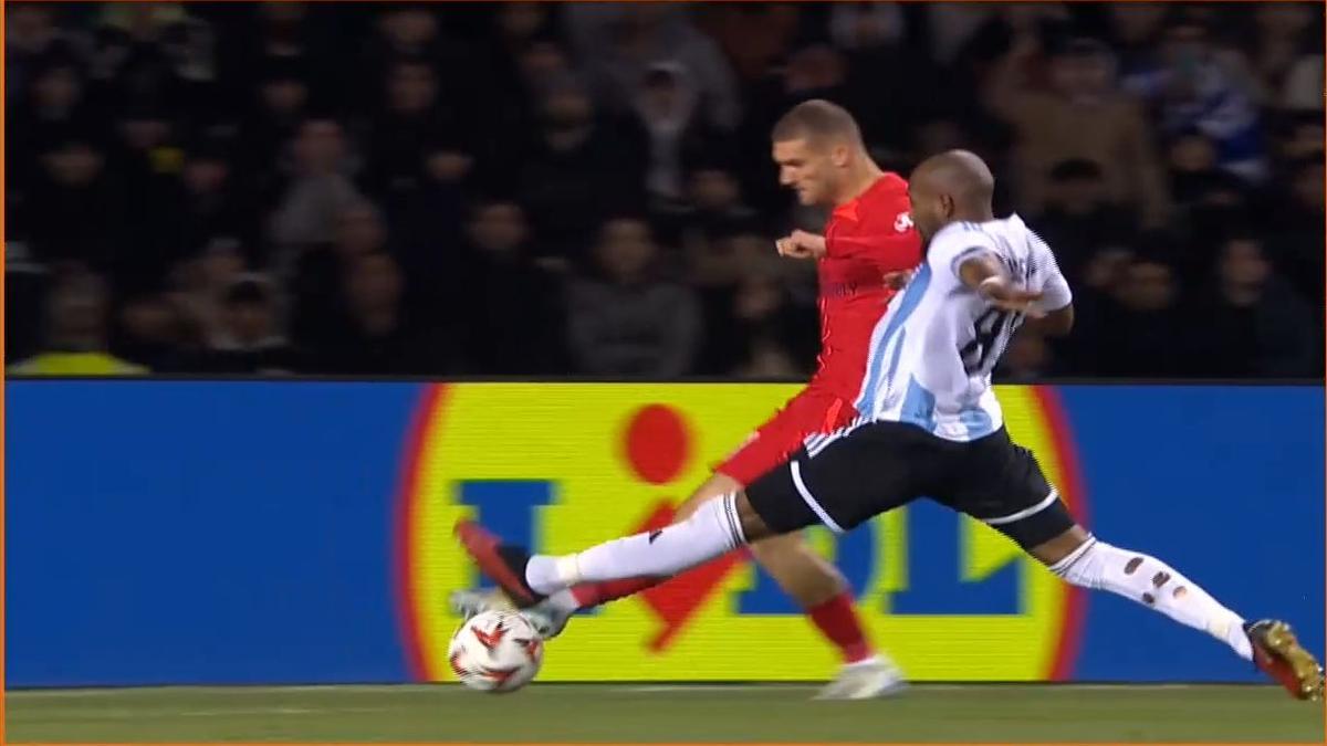 Penalty anulat de VAR în Qarabag - FCSB