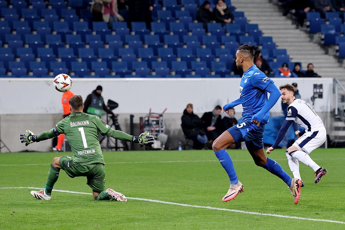 „New look” pentru Radu Drăgușin cu Hoffenheim, la 4 zile după ce a fost umplut de sânge