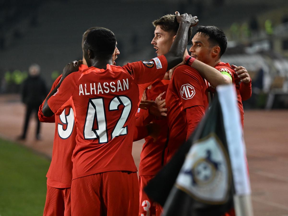 Qarabag - FCSB 2-3 » Șut cu capul: 3 cornere - 3 goluri! Campioana a fost condusă de două ori, dar a revenit din faze fixe. Finală cu Man United pentru calificarea directă!