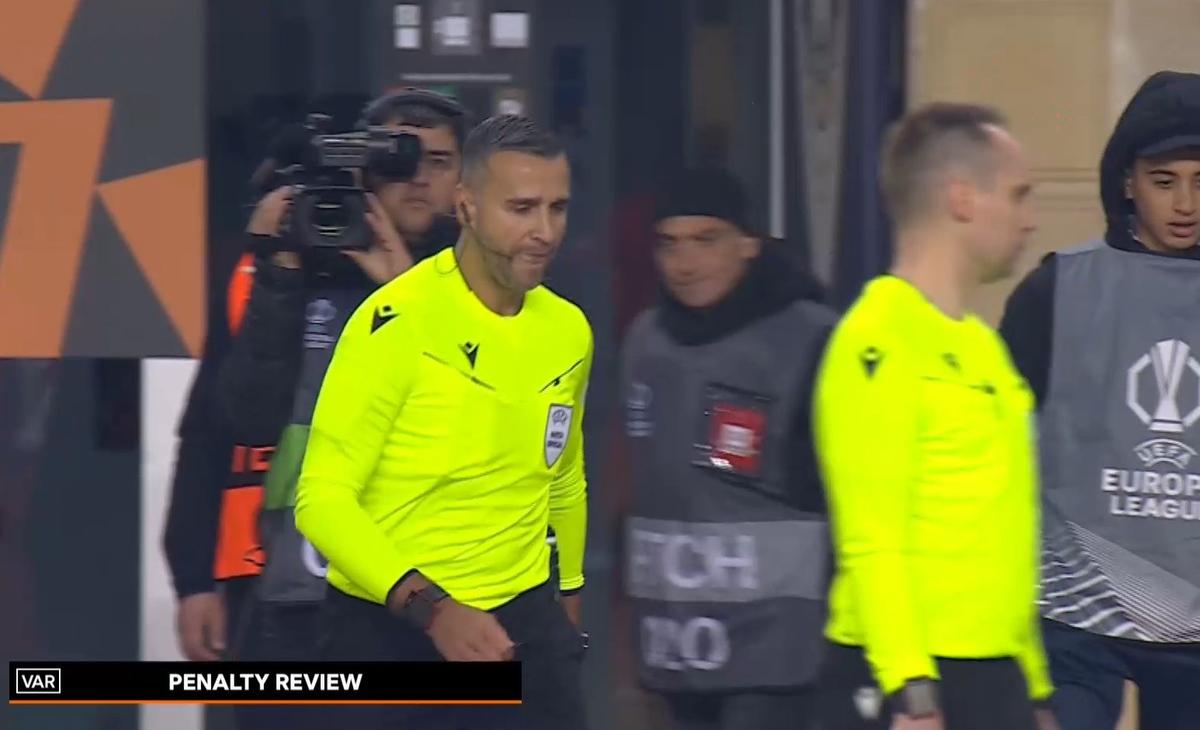 Penalty anulat de VAR în Qarabag - FCSB
