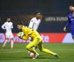 Ngezana și Târnovanu în Dinamo Zagreb - FCSB / foto: Imago