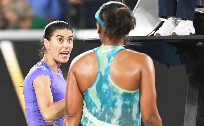 Sorana Cîrstea și Naomi Osaka, reproșuri la fileu / Foto: Imago