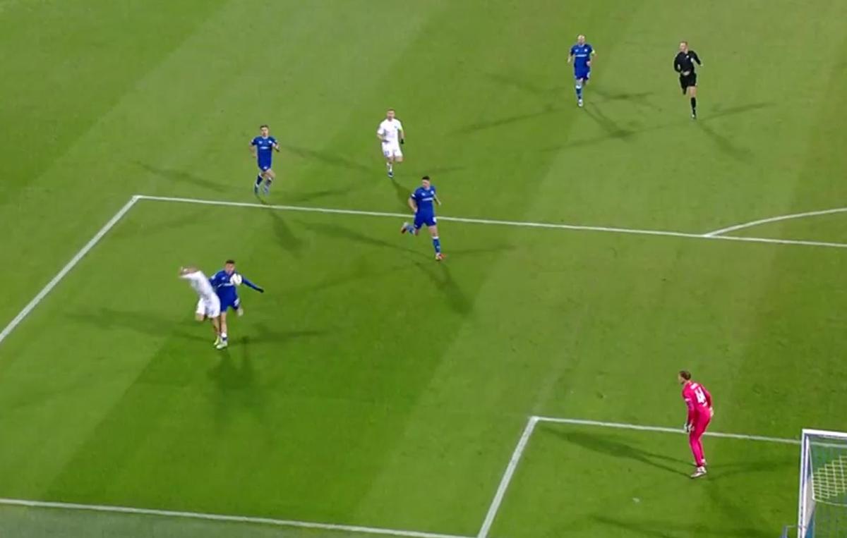 Penalty-ul cerut de Daniel Bîrligea în Dinamo Zagreb - FCSB