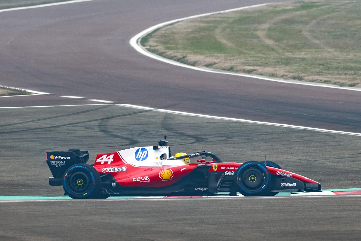 Lewis Hamilton a dezvăluit următorul obiectiv al Ferrari: „Toată lumea lucrează foarte mult”