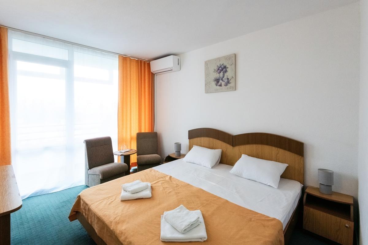 Hotel Siret Saturn