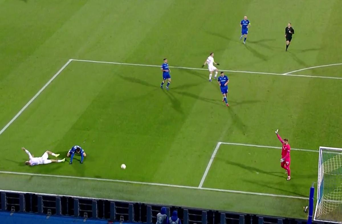 Penalty-ul cerut de Daniel Bîrligea în Dinamo Zagreb - FCSB