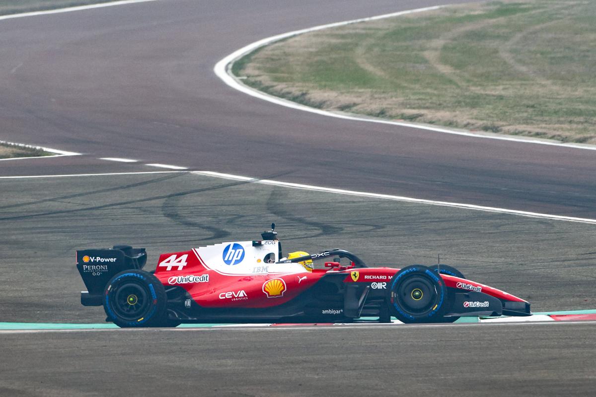 Lewis Hamilton a dezvăluit următorul obiectiv al Ferrari: „Toată lumea lucrează foarte mult”