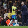 Carlo Ancelotti și Vinicius, în timpul meciului de pregătire disputat de Brazilia împotriva Senegalului (2-0, 15 noiembrie 2025) // FOTO: Getty Images