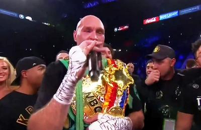 SHOW! Moment genial după victoria lui Tyson Fury cu Deontay Wilder! Ce i-a pus să facă pe spectatori