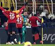 FENERBAHCE - GALATASARAY 1-3 // VIDEO + FOTO Florin Andone, pe bancă într-un derby infernal: bătăi în tribune, jucători loviți și o victorie ISTORICĂ