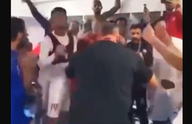 Cosmin Olăroiu, așa cum nu l-ai mai văzut » Imagini tari din Emirate: întrebarea prin care „și-a activat” jucătorii și a declanșat fiesta