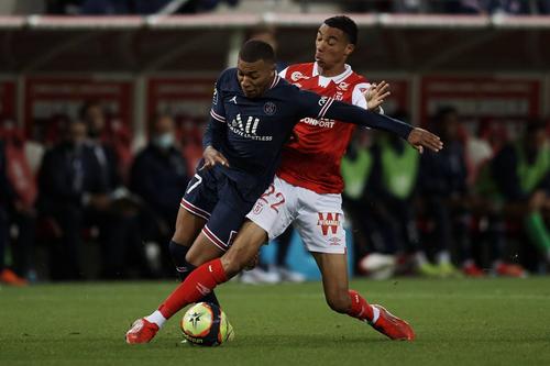 PSG ia în calcul o eventuală plecare a lui Kylian Mbappe (23 ani), motiv pentru care a început să se gândească la un posibil înlocuitor. Este vorba despre Hugo Ekitike, un tânăr de doar 19 ani, care joacă pentru Reims în Ligue 1.