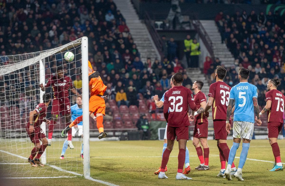 CFR Cluj - Lazio 0-0 »  CFR Cluj e OUT din Conference League! Lazio a jucat fără chef, dar campioana n-a avut șut pe poartă