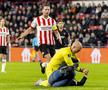 Dmitrovic, atacat de un fan în timpul meciului PSV - Sevilla