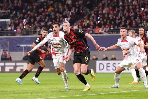 Campioana Angliei, Manchester City, a devenit, miercuri seară, în remiza obținută pe terenul germanilor de la RB Lepizig, scor 1-1, prima echipă care nu face nicio schimbare în timpul unui meci de Liga Campionilor din octombrie 2018 încoace. 
Foto: Imago