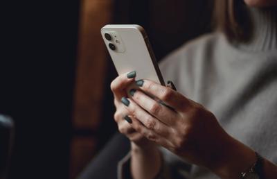6 motive pentru care iPhone 12 este și astăzi un telefon care-și merită toți banii
