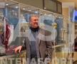Eugen Voicu, fotografiat de Andrei Nicolescu alături de trofeele lui CFR Cluj Capturi Antena Sport