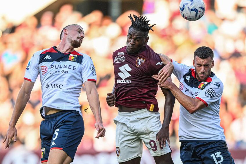 Drăgușin și Bani într-un duel Genoa - Torino / FOTO: Imago