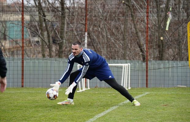 Transfer de urgență înaintea meciului FCSB - FC Botoșani » S-a antrenat deja cu noii colegi