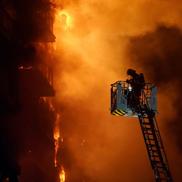 Un incendiu a mistuit două blocuri din Valencia. Cel puțin 4 oameni au murit (foto: Imago)