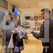 Eugen Voicu, fotografiat de Andrei Nicolescu alături de trofeele lui CFR Cluj Capturi Antena Sport