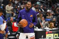 Reacția lui Kevin Durant, după ce doi fani ai adversarei l-au jignit