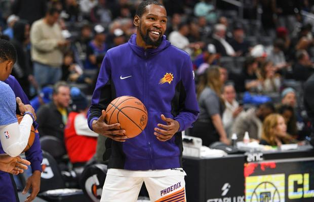 Reacția lui Kevin Durant, după ce doi fani ai adversarei l-au jignit