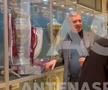 Eugen Voicu, fotografiat de Andrei Nicolescu alături de trofeele lui CFR Cluj Capturi Antena Sport