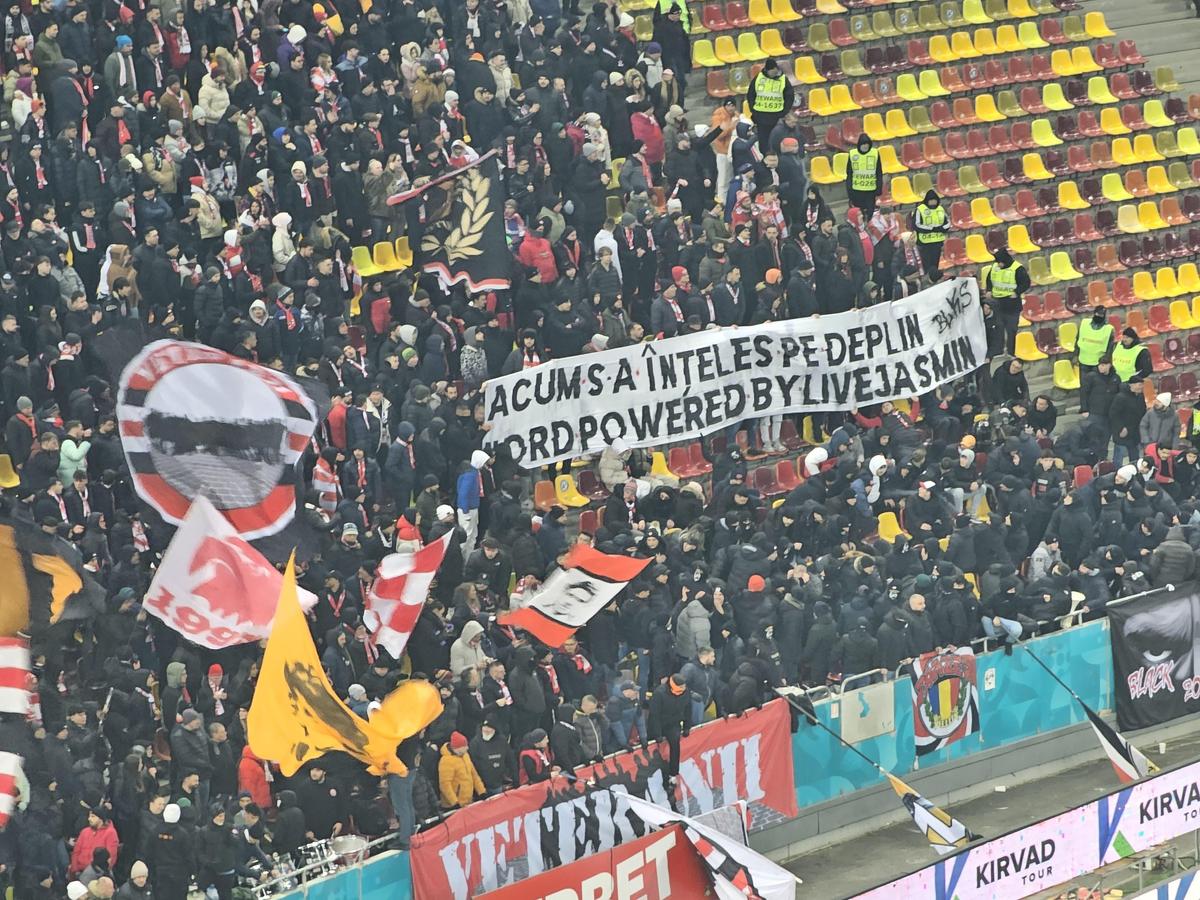 Mesaje în tribune la FCSB - Dinamo