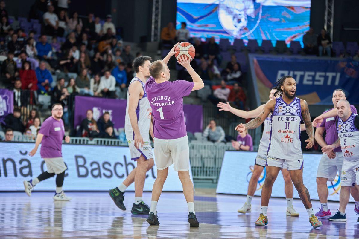 Eveniment inedit la Pitești Arena! Duel între fani și jucători