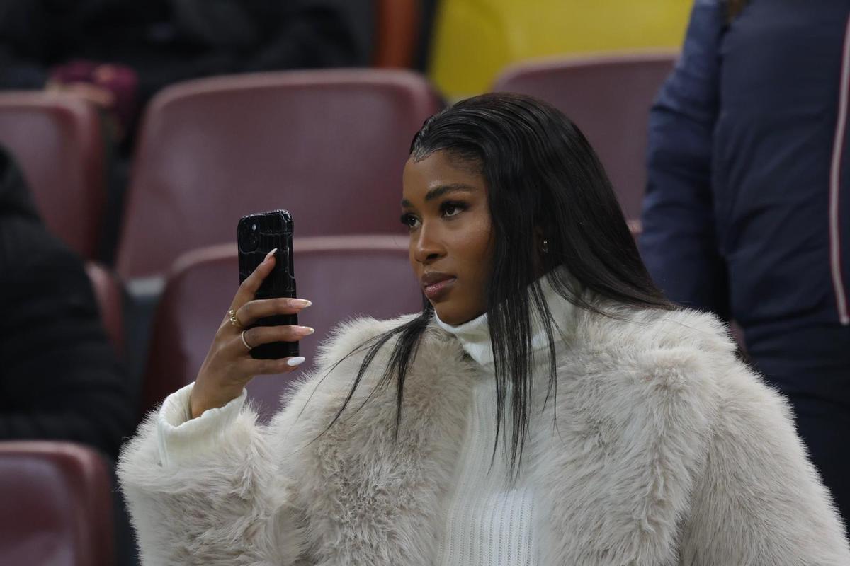 Mbali Malindi, iubita lui Siyabonga Ngezana, la meciul FCSB - Dinamo