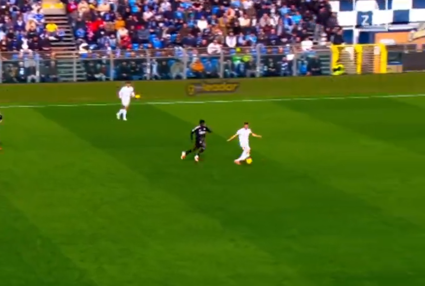 Amir Rrahmani (30 de ani), fundașul central de la Napoli, a fost autorul unui autogol caraghios în partida de pe terenul lui Como, din runda #26 din Serie A. Meciul a început la 13:30 și este în desfășurare.