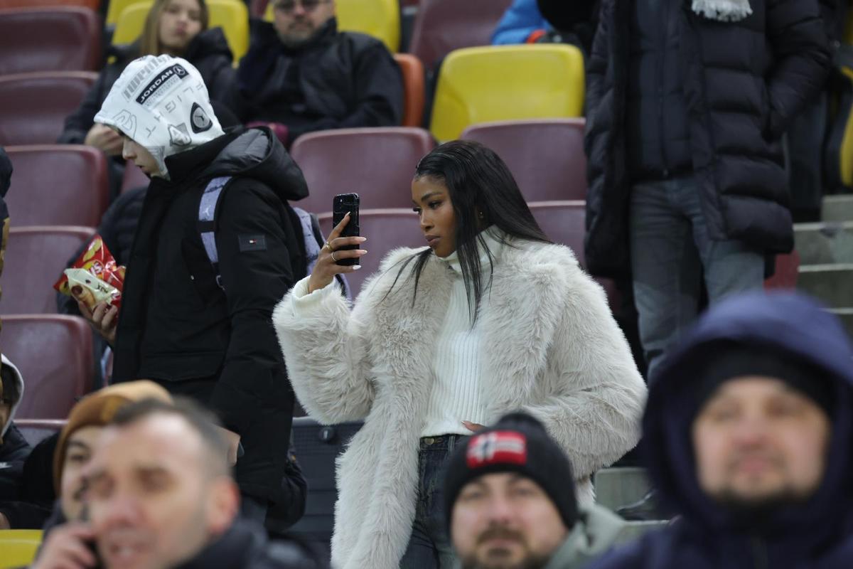 Mbali Malindi, iubita lui Siyabonga Ngezana, la meciul FCSB - Dinamo