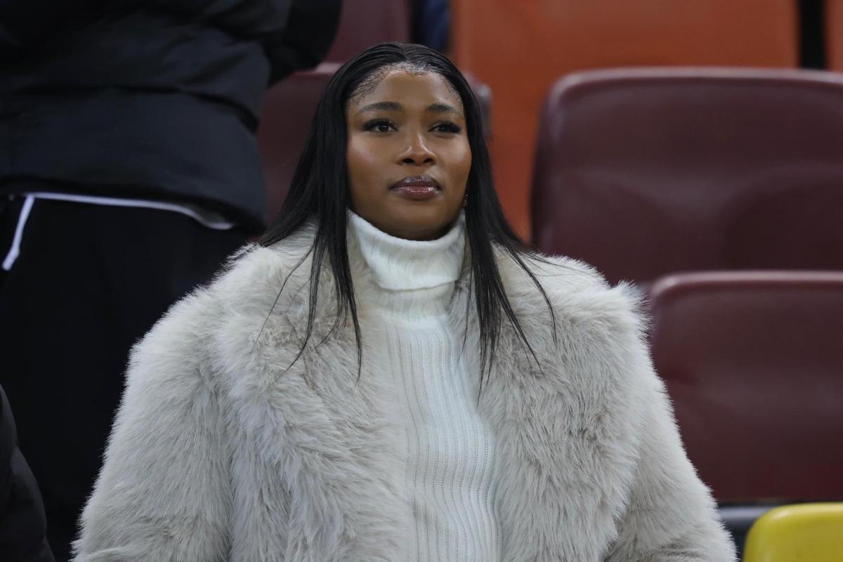 Mbali Malindi, iubita lui Siyabonga Ngezana, la meciul FCSB - Dinamo