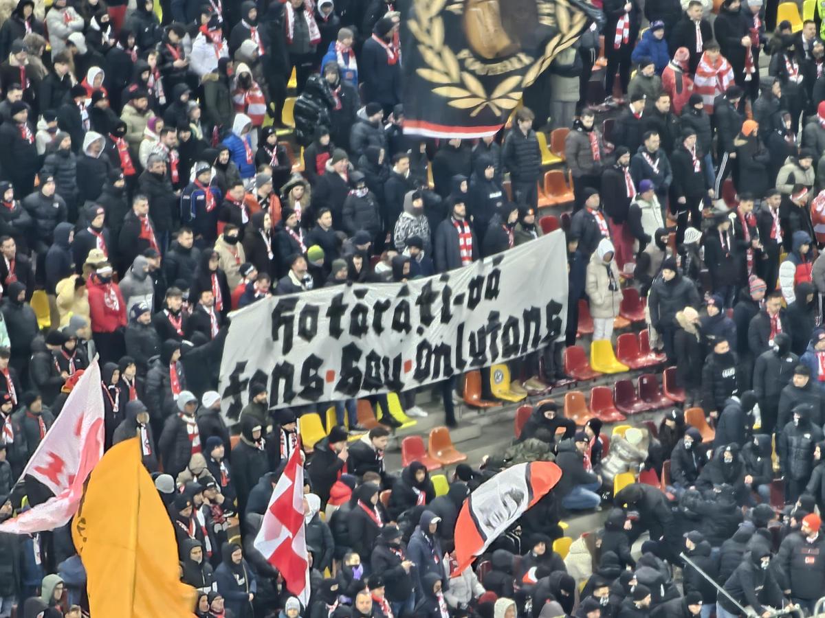 Mesaje în tribune la FCSB - Dinamo