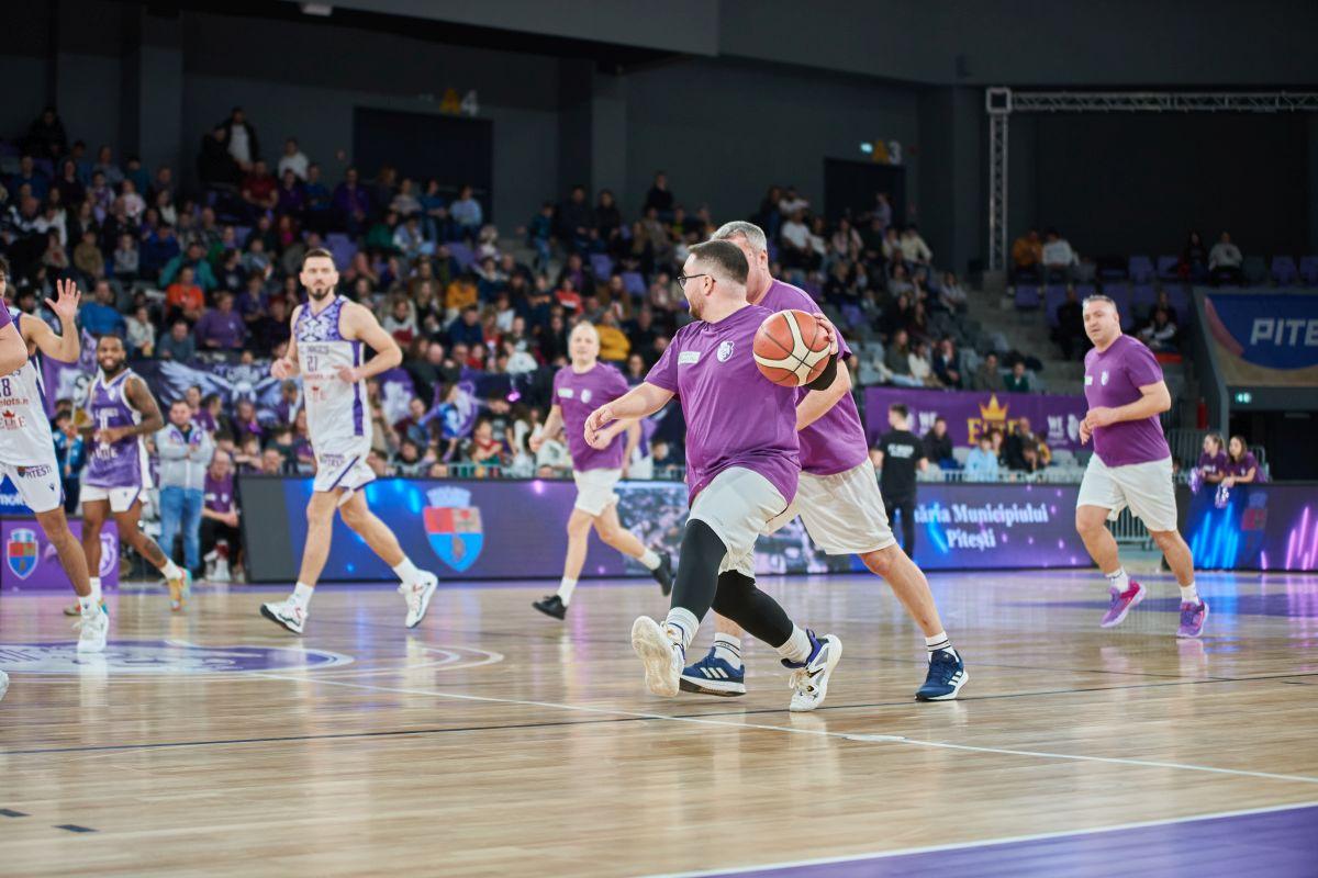 Eveniment inedit la Pitești Arena! Duel între fani și jucători