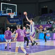 Eveniment inedit la Pitești Arena! Duel între fani și jucători/Foto: FC Argeș Basketball