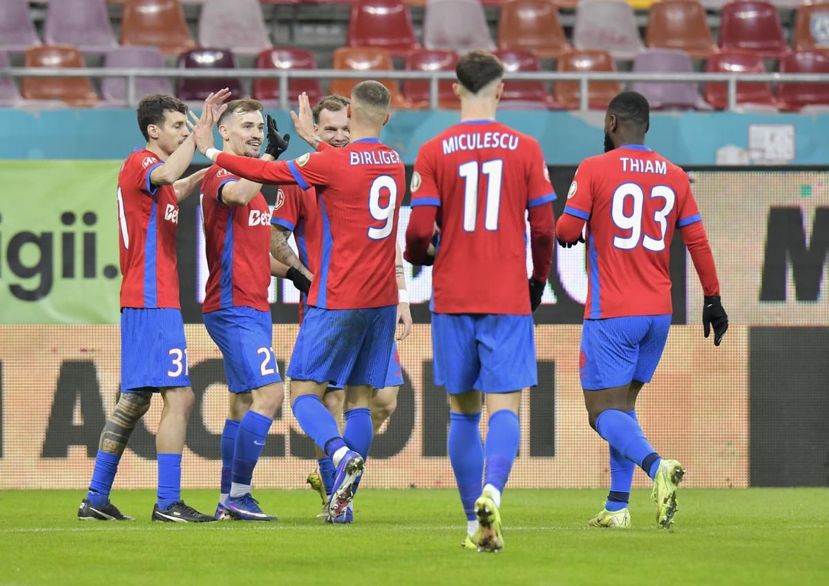 Darius Olaru a pasat perfect, David Miculescu s-a distrat cu portarul de la Metaloglobus » Cum s-a marcat golul care a adus liniștea pentru FCSB