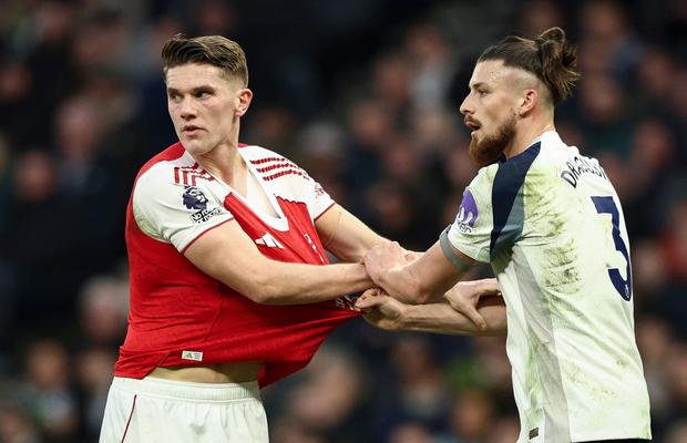 Verdict dur după derby-ul Londrei: „Drăgușin a comis un păcat capital. L-a făcut pe Gyokeres să pară bun!”