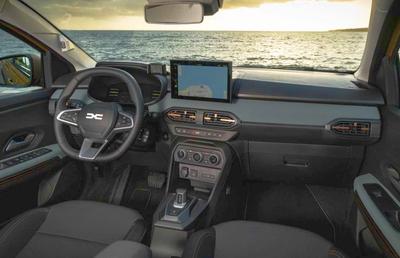 Noul model Dacia se transformă total » Lansează încă un SUV care se va bate cu Renault și Peugeot: primele imagini