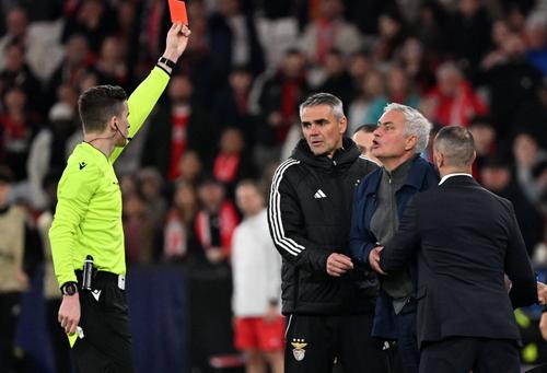 Jose Mourinho n-a stat miercuri pe bancă, după ce a fost eliminat în Benfica - Real Madrid 0-1 / Foto: Imago