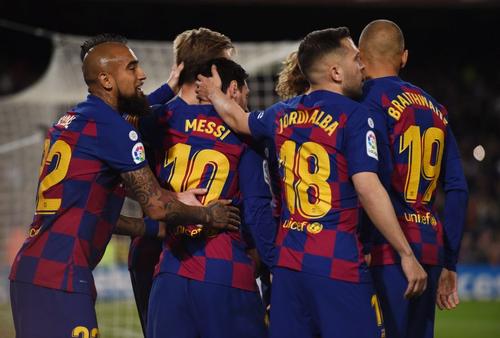 Jucătorii Barcelonei se antrenează acasă în această perioadă