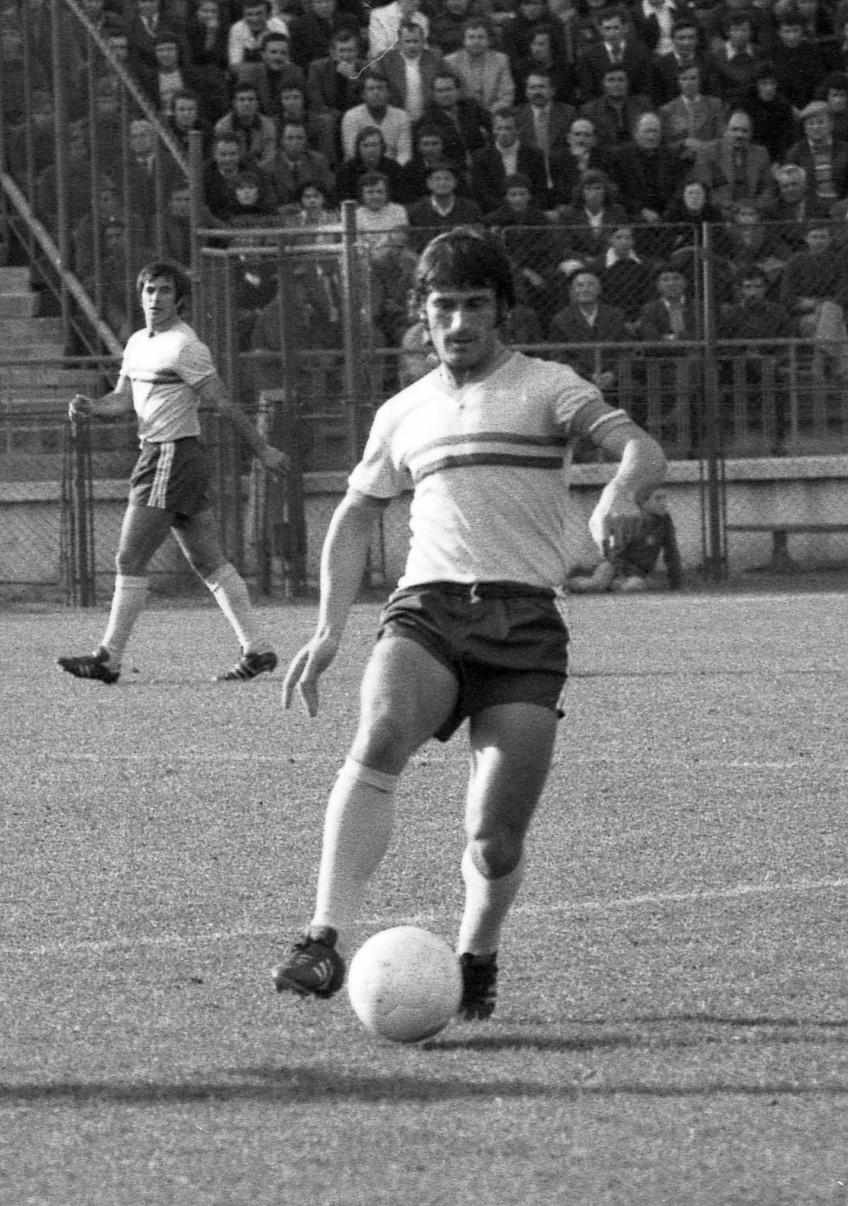Cum au fost create marile echipe ale anilor '80? » Episodul 1: Craiova Maxima - creată de Corneliu Stroe, protejată de Ștefan Andrei și cântată de Adrian Păunescu