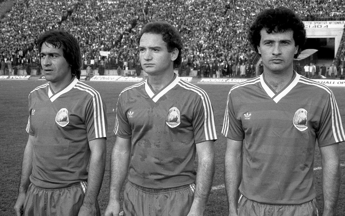Cum au fost create marile echipe ale anilor '80? » Episodul 1: Craiova Maxima - creată de Corneliu Stroe, protejată de Ștefan Andrei și cântată de Adrian Păunescu