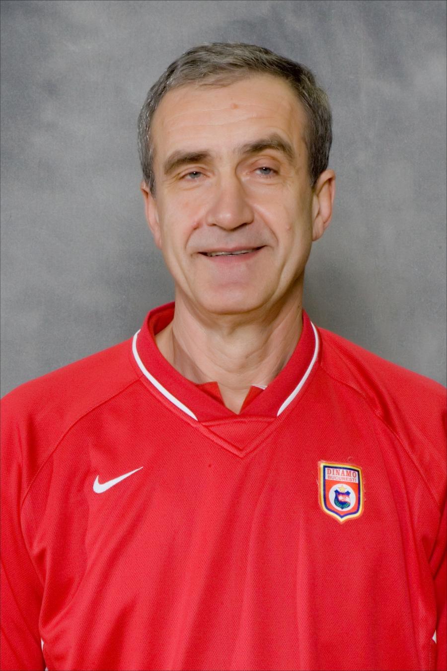 Vasile Popa, fostul internațional și antrenor al lui Dinamo FOTO CS Dinamo Federația cu statut discriminatoriu » Persoanele de peste 60 de ani nu pot candida la alegeri!