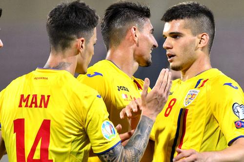 Ianis Hagi și Dennis Man luptă pentru un singur post. FOTO: Cristi Preda (fotoreporter GSP)