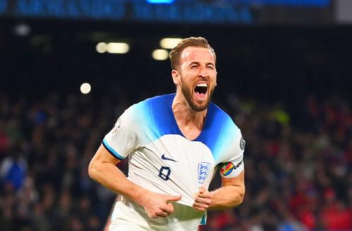 Harry Kane (29 de ani) a marcat în Italia - Anglia, debutul în grupa C a preliminariilor Campionatului European, și a devenit golgeterul all-time al naționalei Albionului.