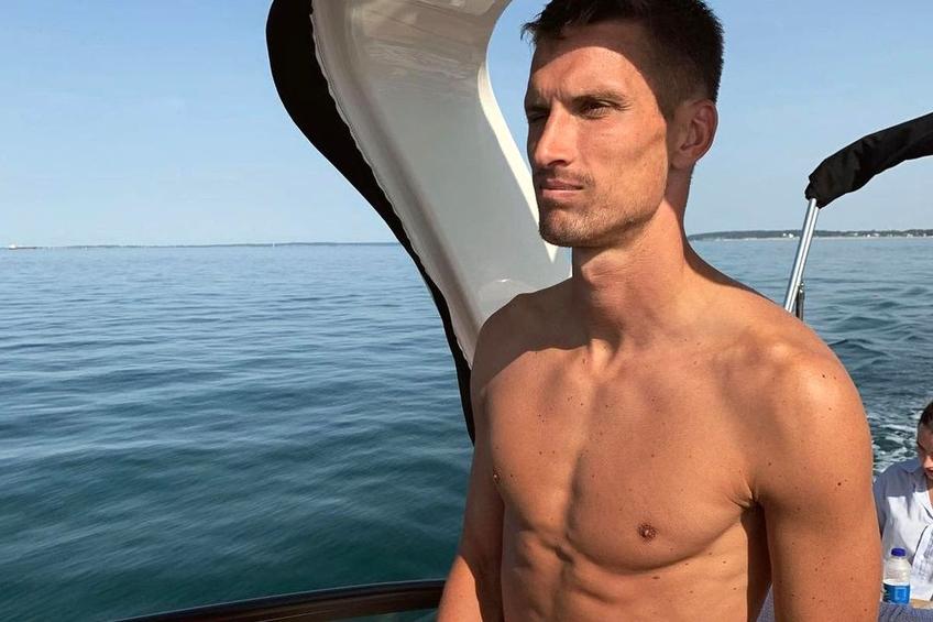 Thomas Juel-Nielsen a dat golul carierei pe când juca la Gaz Metan, în poarta celor de la FCSB, 2-2 pe Național Arena, apoi, în așteptarea altei oferte din fotbal, a îmbrățișat o carieră în modelling, în Danemarca.